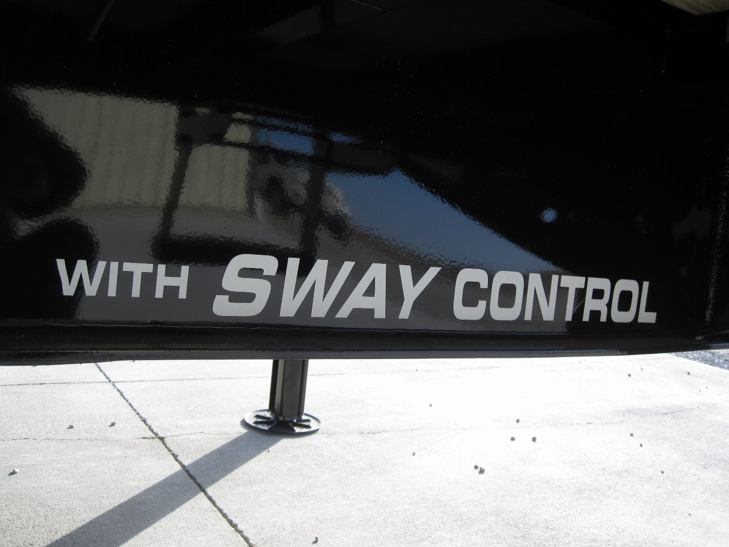 New 2026 Diamond C Trailers 102x32 FMAX-212 Hydraulic Dove Flatbed Trailer