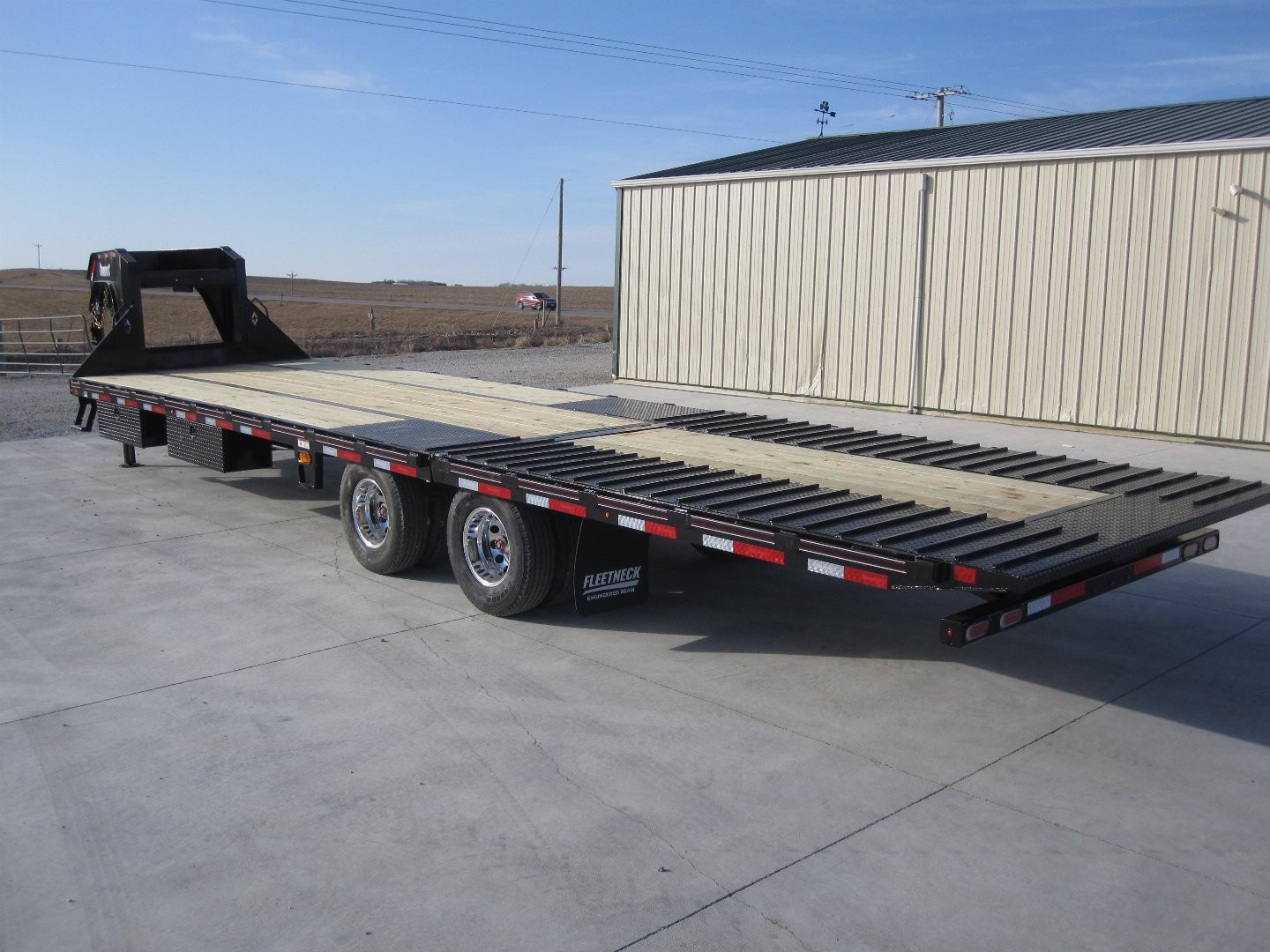 New 2026 Diamond C Trailers 102x32 FMAX-212 Hydraulic Dove Flatbed Trailer