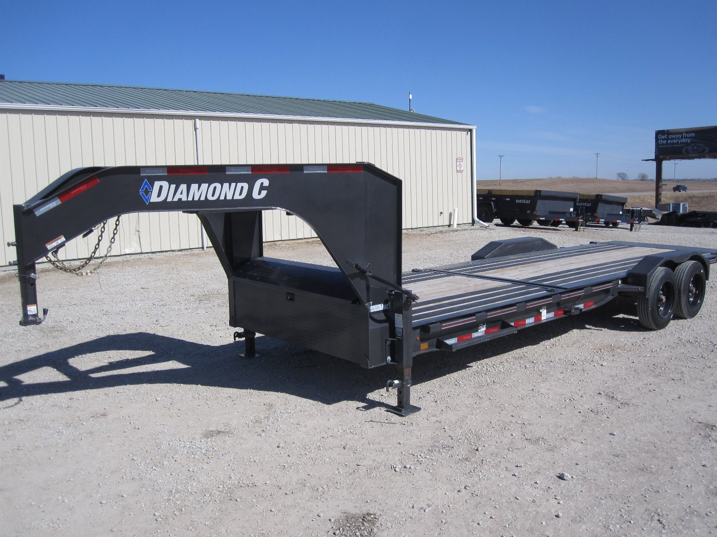 Used 2023 DIAMOND C TRAILERS 82x24 HDT-208 Gooseneck Tilt Trailer