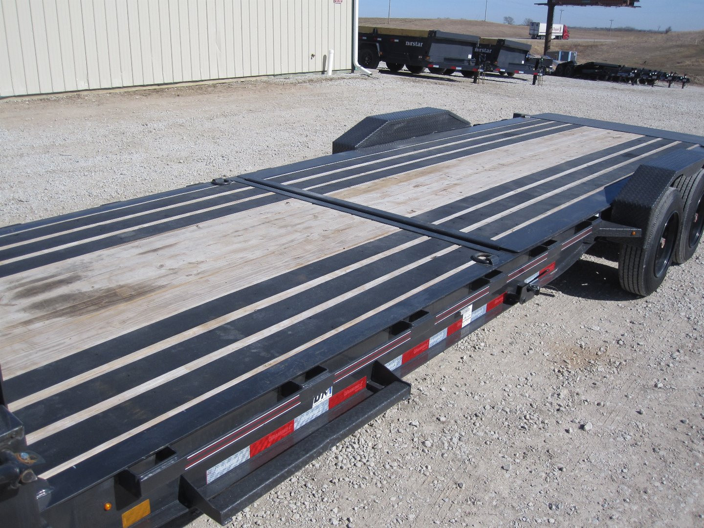 Used 2023 DIAMOND C TRAILERS 82x24 HDT-208 Gooseneck Tilt Trailer