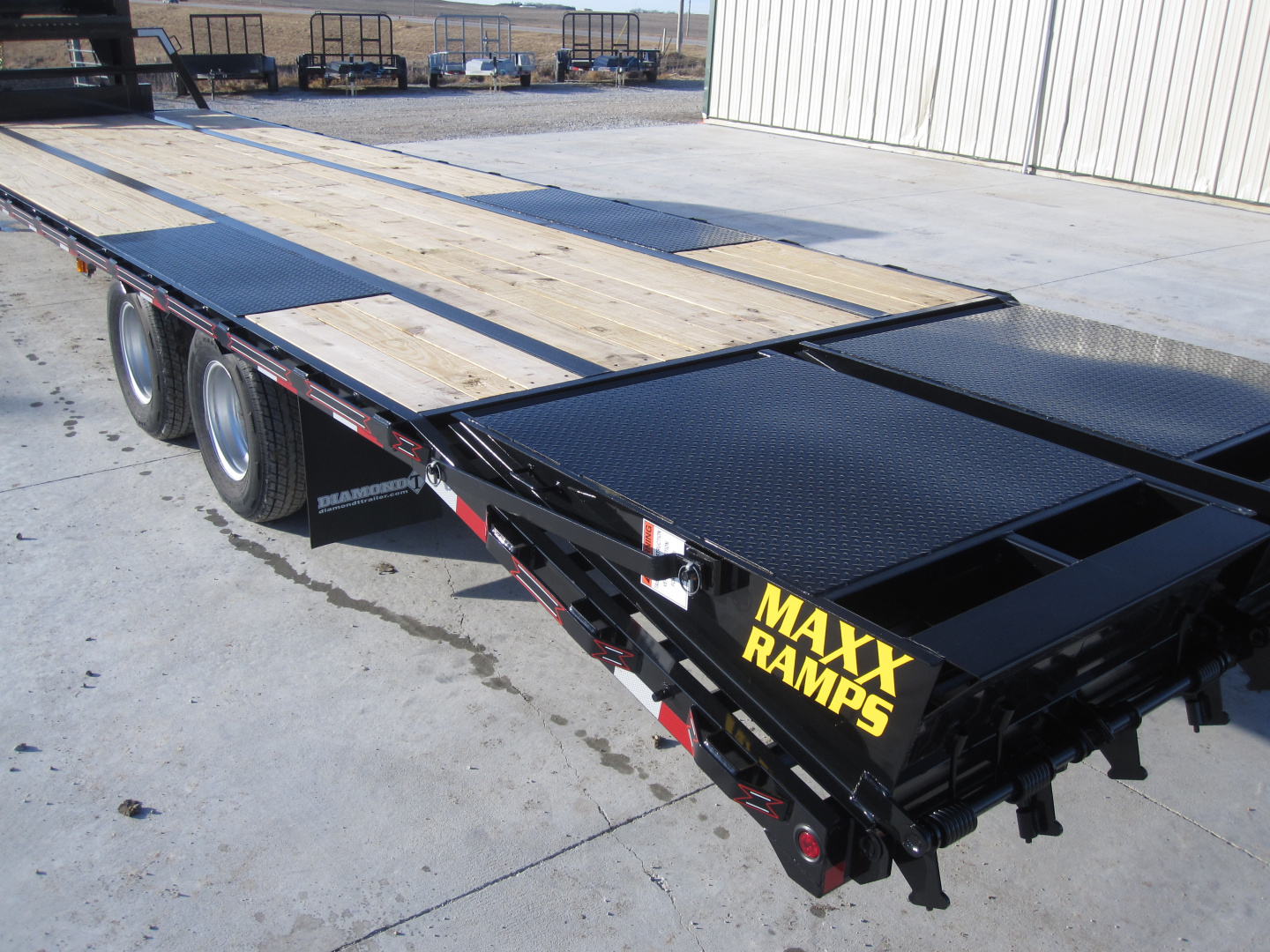 New 2026 Diamond T 102x32 Lo-Pro Gooseneck Flatbed Trailer
