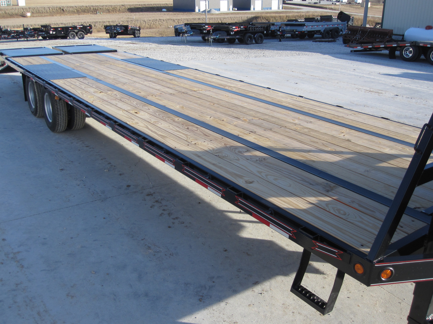 New 2026 Diamond T 102x32 Lo-Pro Gooseneck Flatbed Trailer