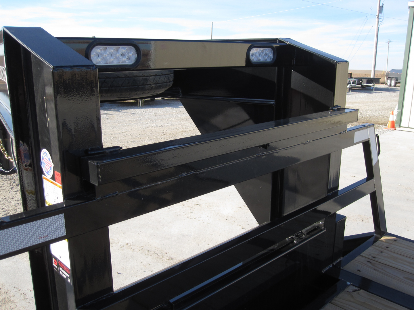 New 2026 Diamond T 102x32 Lo-Pro Gooseneck Flatbed Trailer