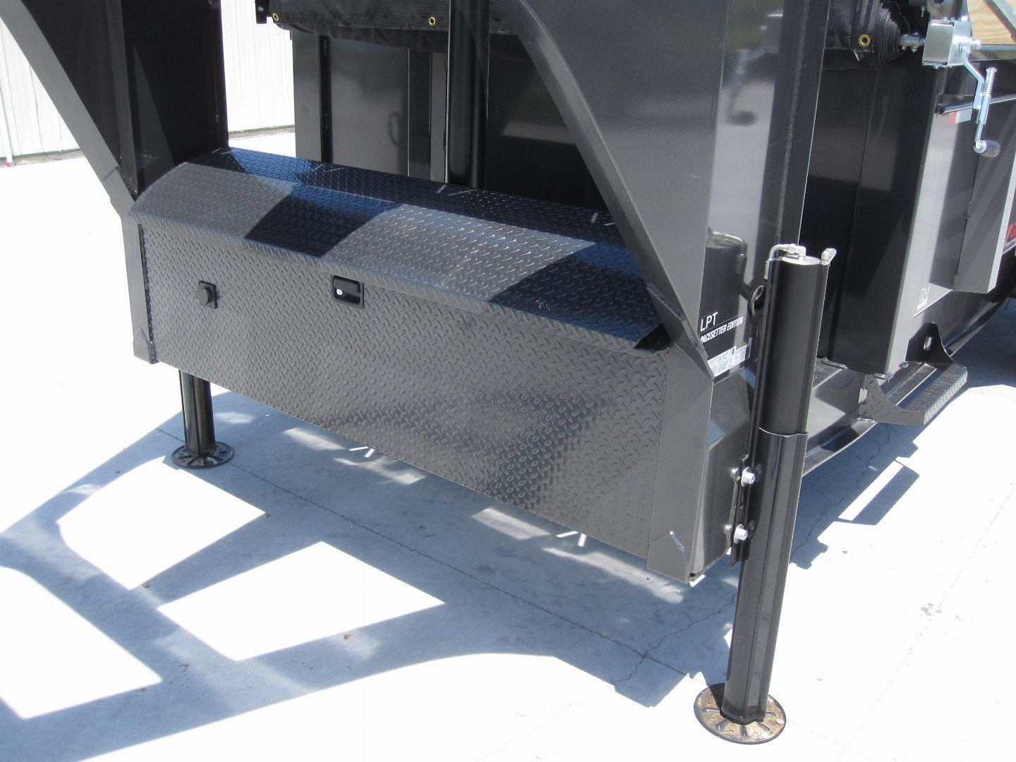 New 2024 DIAMOND C TRAILERS 82x16 LPT-210 Lo-Pro Gooseneck Dump Trailer