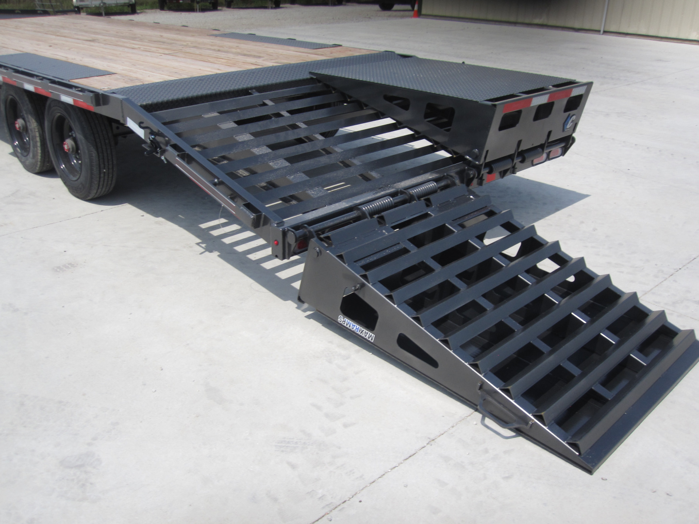 New 2025 Diamond C Trailers DEC-210 102x24 Flatbed Trailer