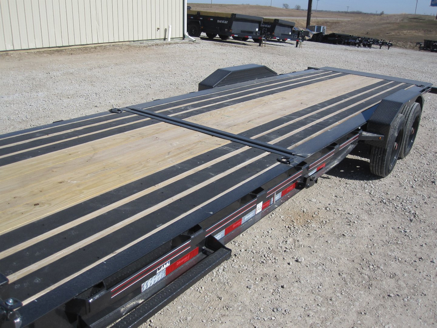 New 2024 DIAMOND C TRAILERS HDT-210 82x26 Gooseneck Tilt Trailer
