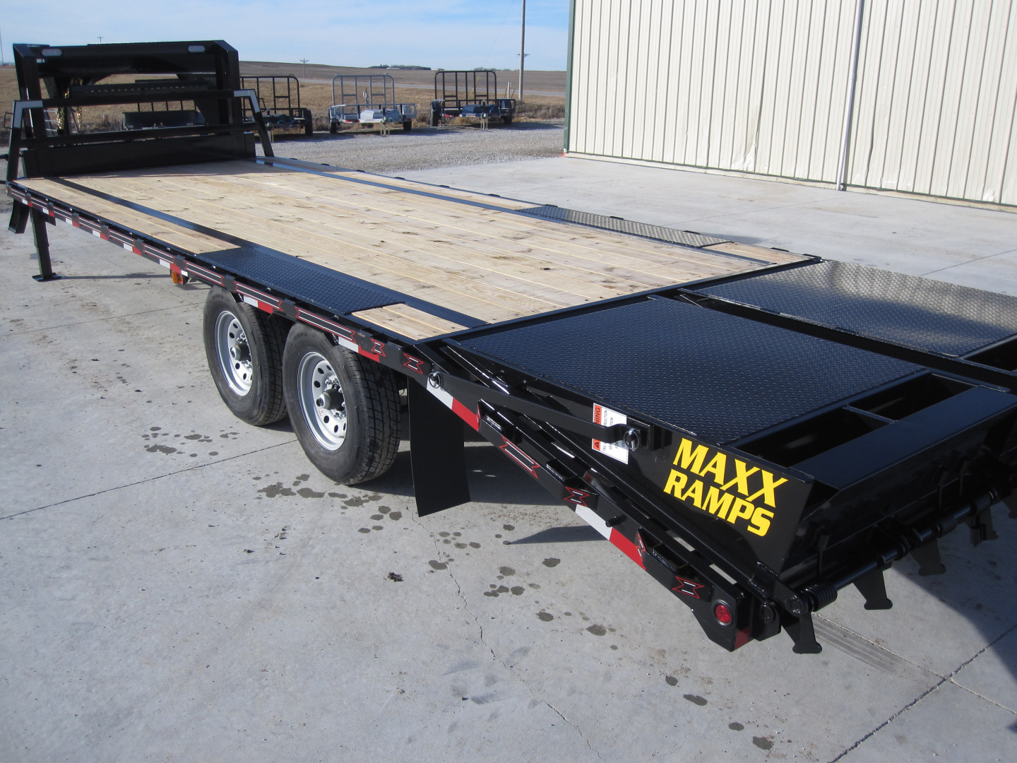 New 2026 Diamond T 102x25 Lo-Pro Gooseneck Flatbed Trailer