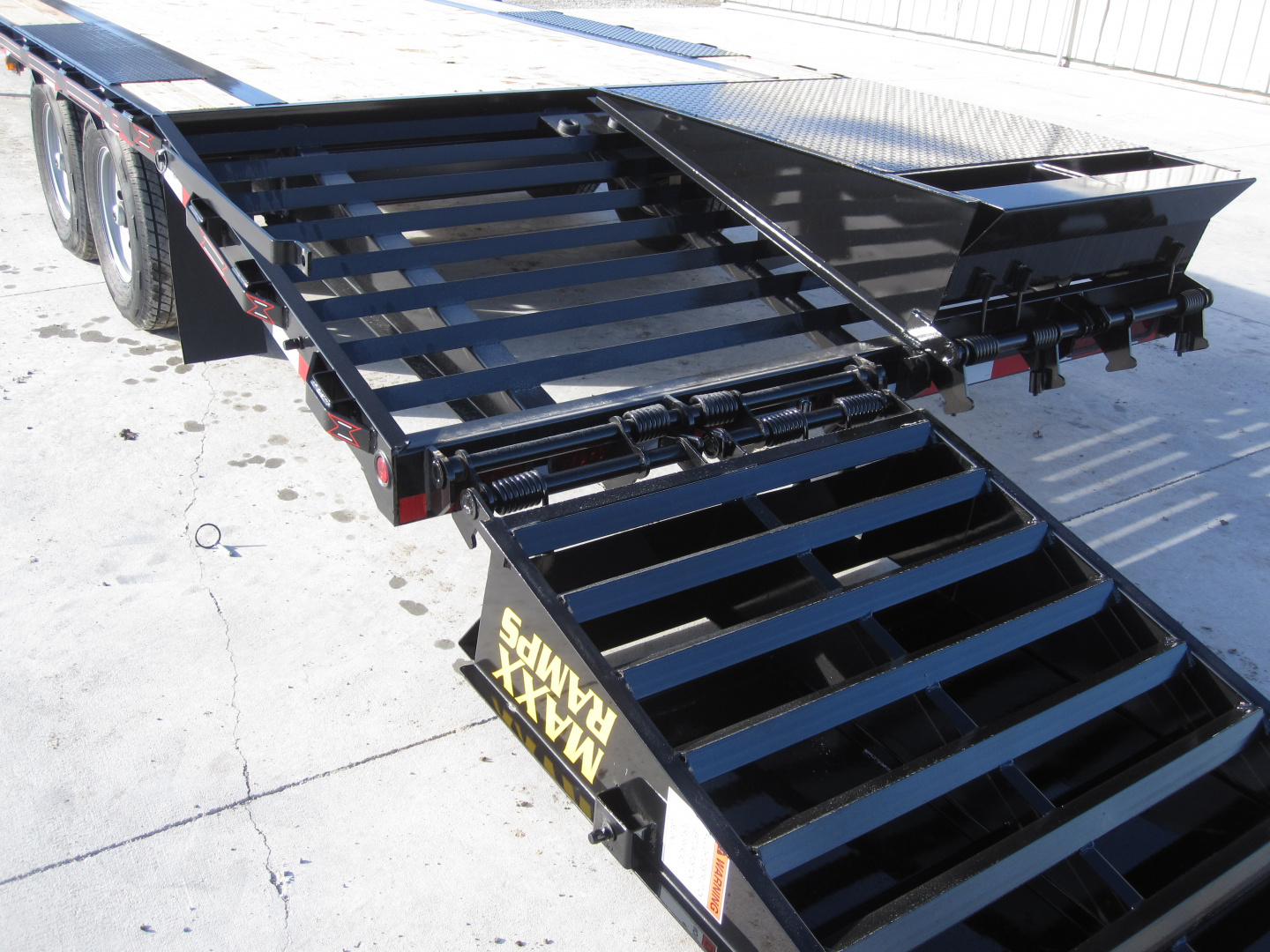 New 2026 Diamond T 102x25 Lo-Pro Gooseneck Flatbed Trailer