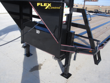 New 2026 Diamond T 102" x 25' Lo-Pro Gooseneck Flatbed Trailer