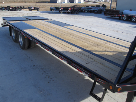 New 2026 Diamond T 102" x 25' Lo-Pro Gooseneck Flatbed Trailer