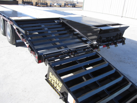New 2026 Diamond T 102" x 25' Lo-Pro Gooseneck Flatbed Trailer