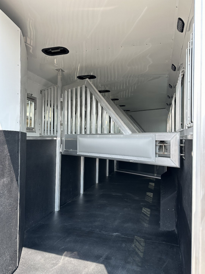 New 2026 SMC 6 Horse Trainers pkg Horse Trailer with AC.