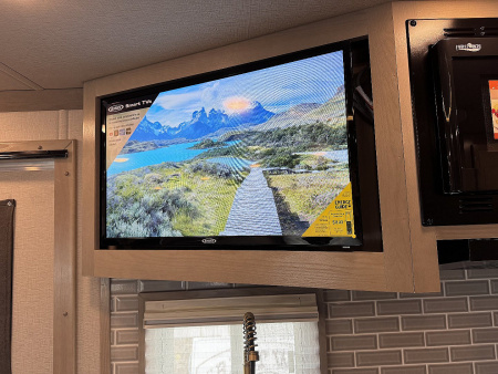 New 2025 SMC LARAMIE 3H Horse Trailer