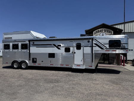 New 2025 SMC LARAMIE 3H Horse Trailer