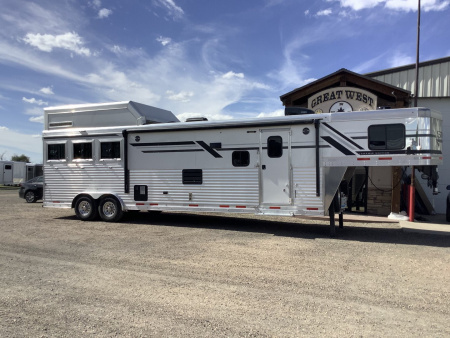 New 2025 SMC LARAMIE L8314SSR 3H Horse Trailer
