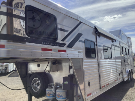 New 2025 SMC LARAMIE L8314SSR 3H Horse Trailer