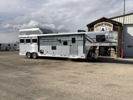 New 2025 SMC LARAMIE SL8314SSR 3H Horse Trailer