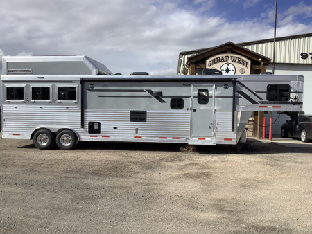 New 2025 SMC LARAMIE SL8314SSR 3H Horse Trailer
