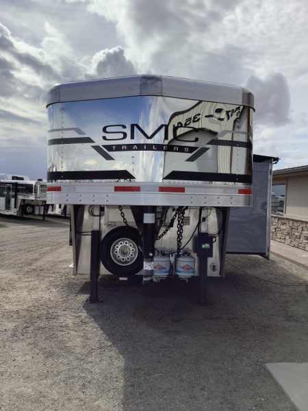New 2025 SMC LARAMIE SL8314SSR 3H Horse Trailer