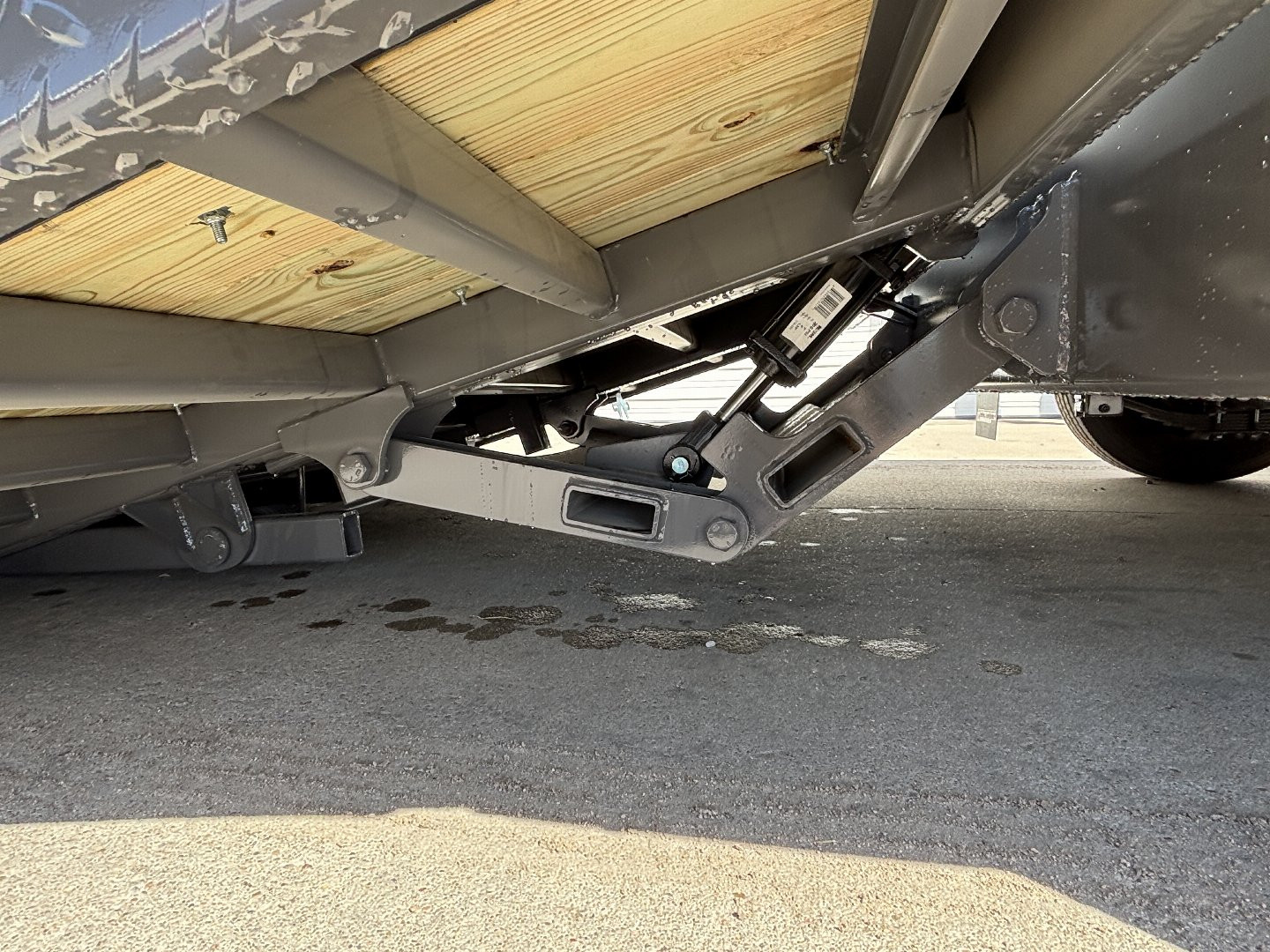 New 2025 Midsota STWBHB26-GN Tilt Trailer