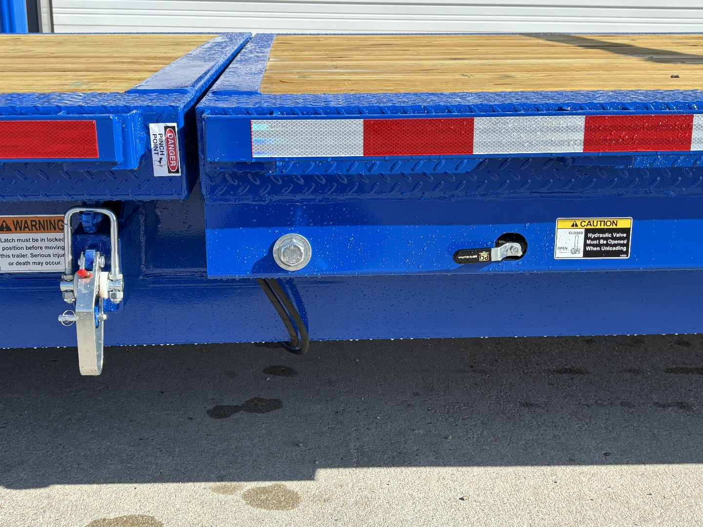 New 2025 Midsota TBWB26-GN Tilt Trailer