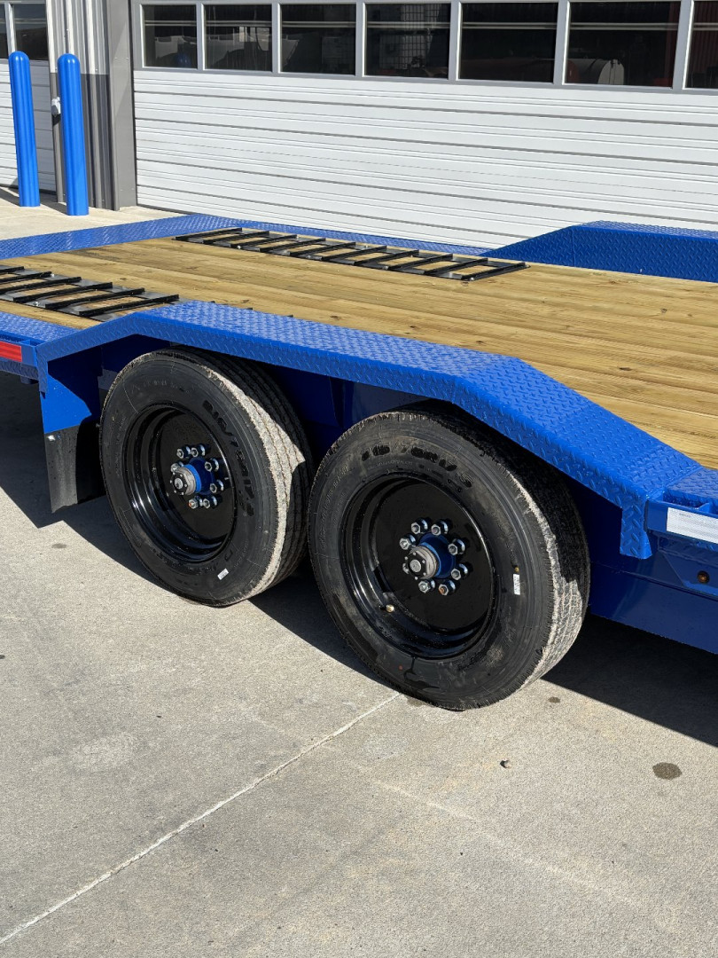 New 2025 Midsota TBWB26-GN Tilt Trailer
