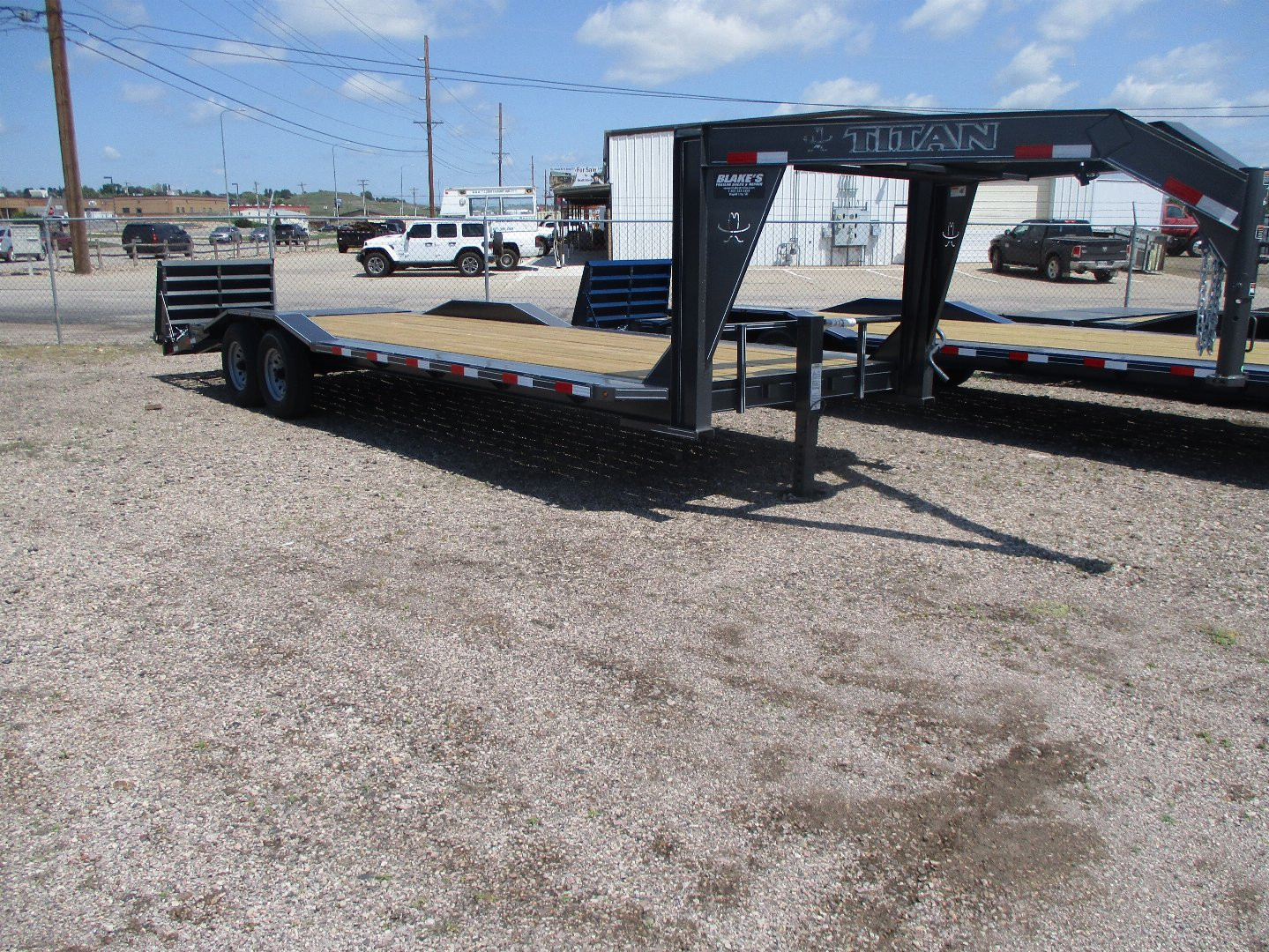 New 2025 Titan Trailer LO GLIDE Flatbed Trailer 8'6 X 25
