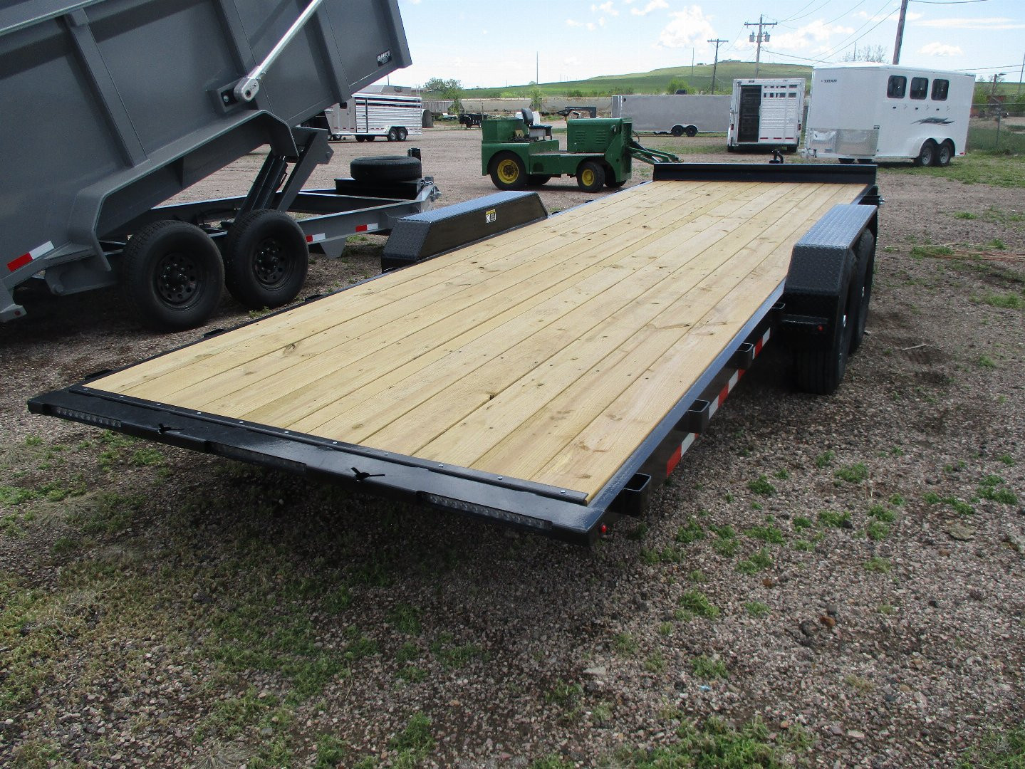 New 2025 H&H Trailers SPEEDLOADER Flatbed Trailer 82 X 22