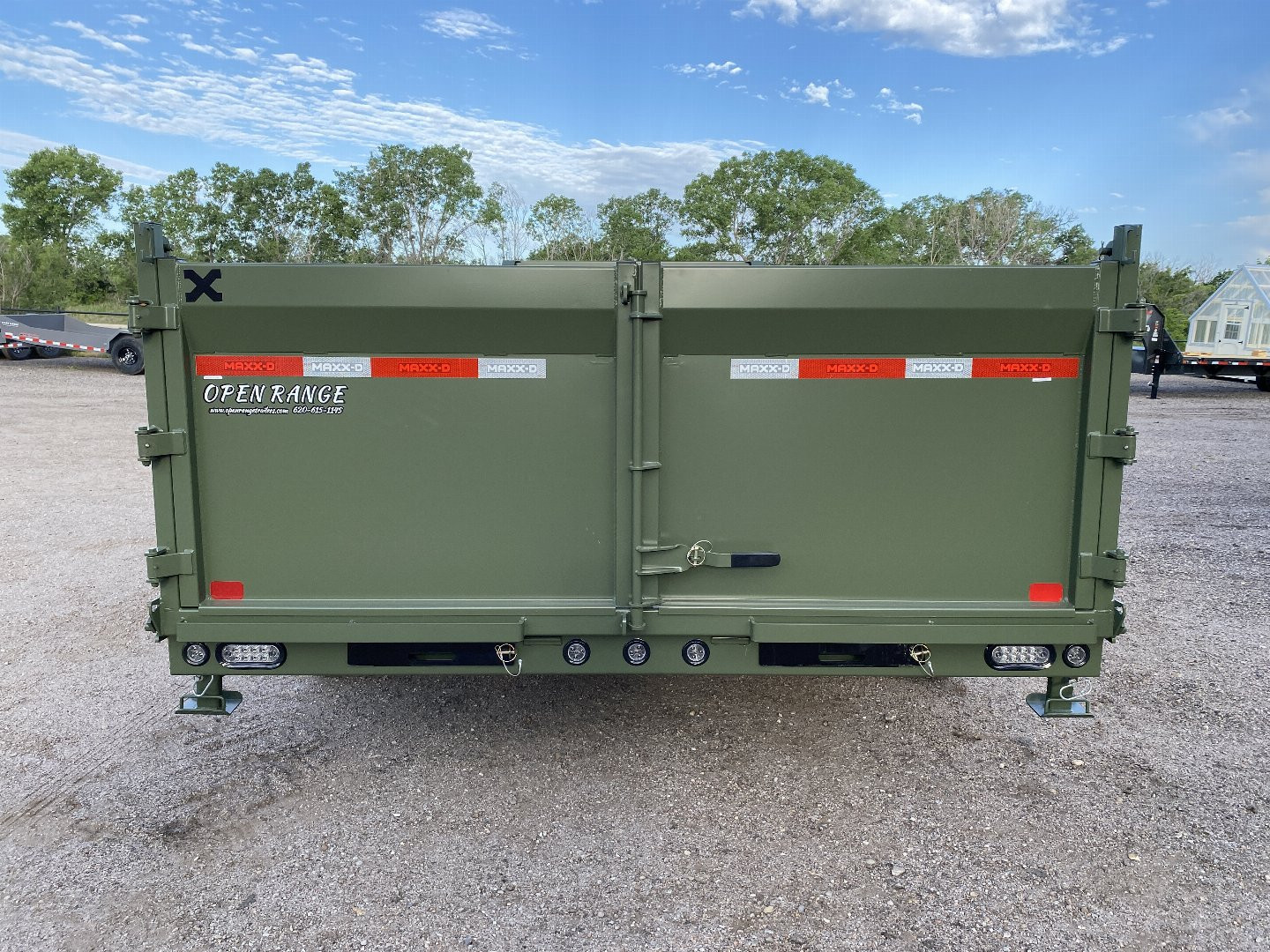 New 2026 MAXX-D DJX Dump Trailer 83x16 GN