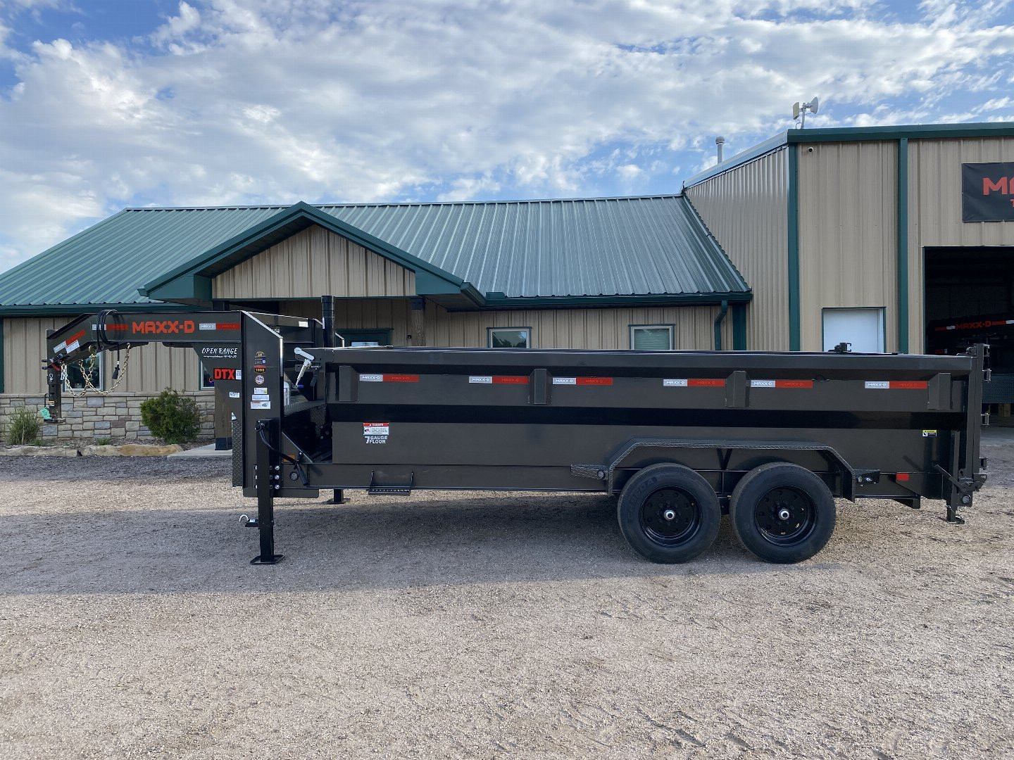 New 2026 MAXX-D DTX Dump Trailer 83x16 GN