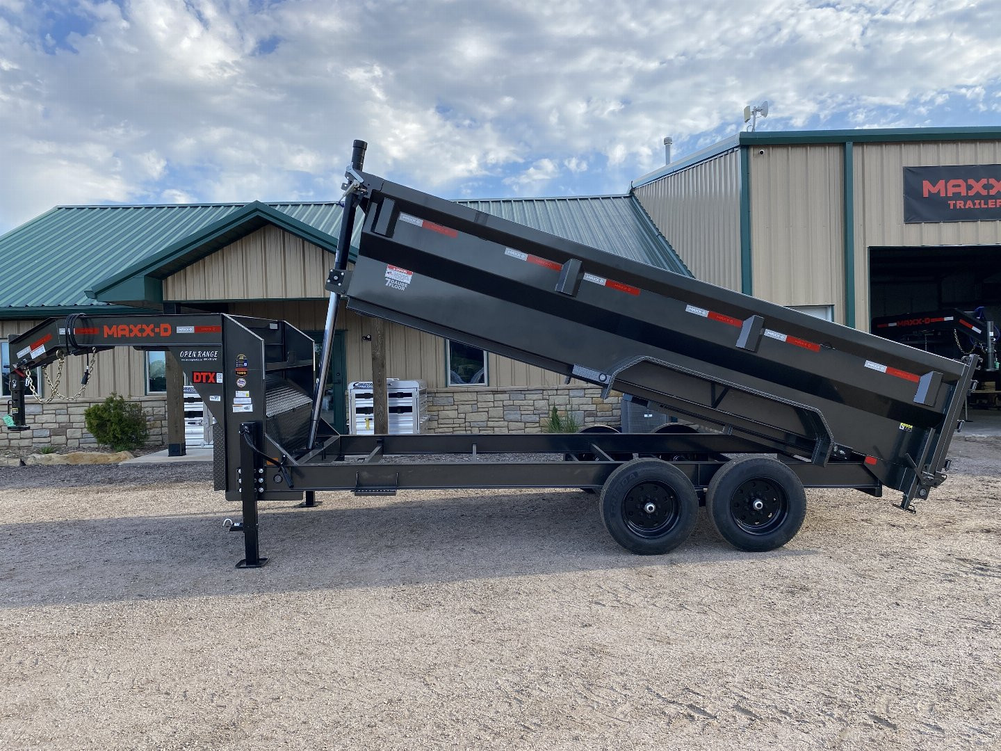 New 2026 MAXX-D DTX Dump Trailer 83x16 GN