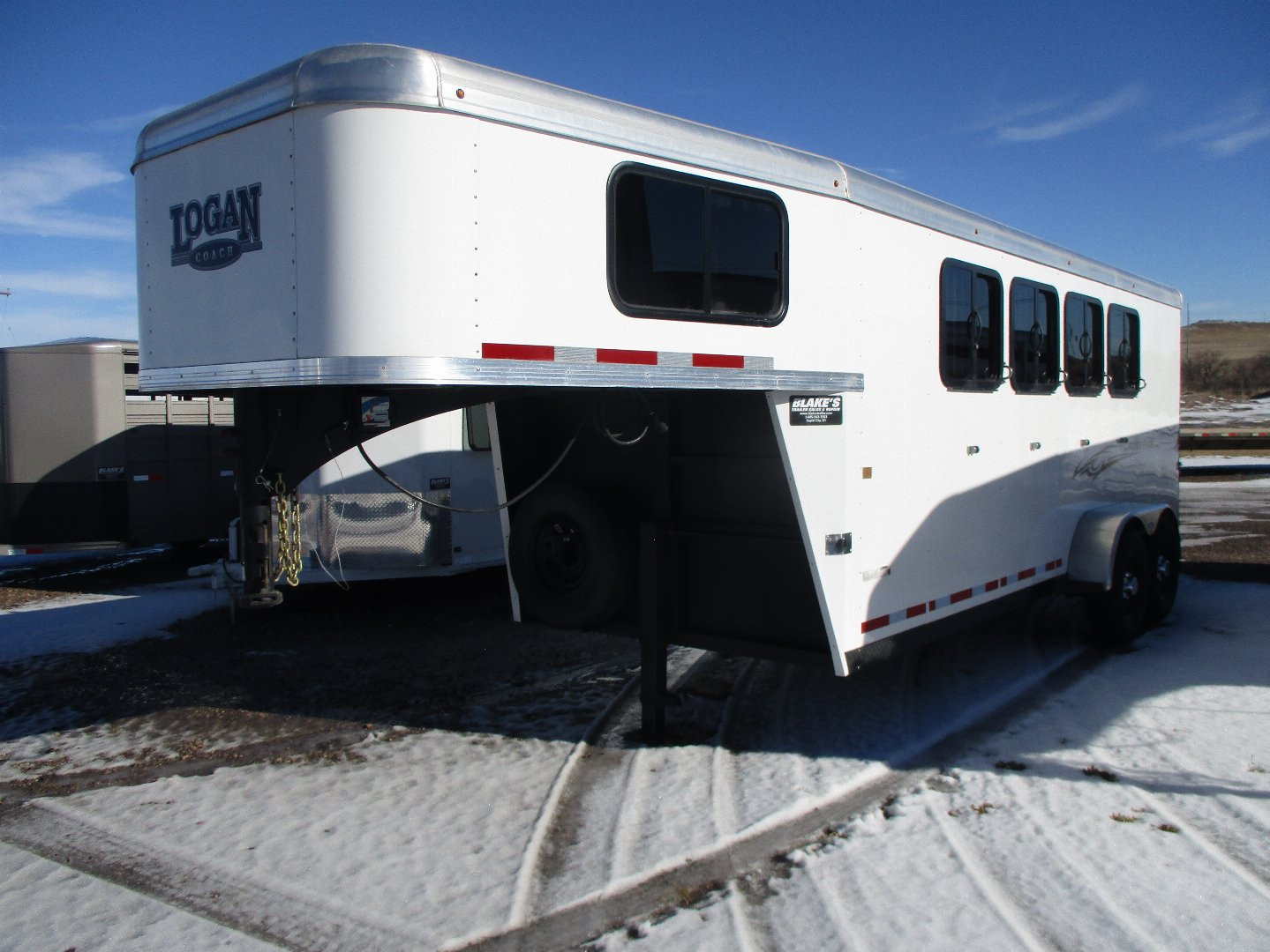 New 2025 Logan Coach Crossfire Horse Trailer 4 Horse