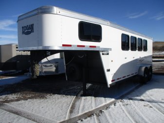 New 2025 Logan Coach Crossfire Horse Trailer 4 Horse