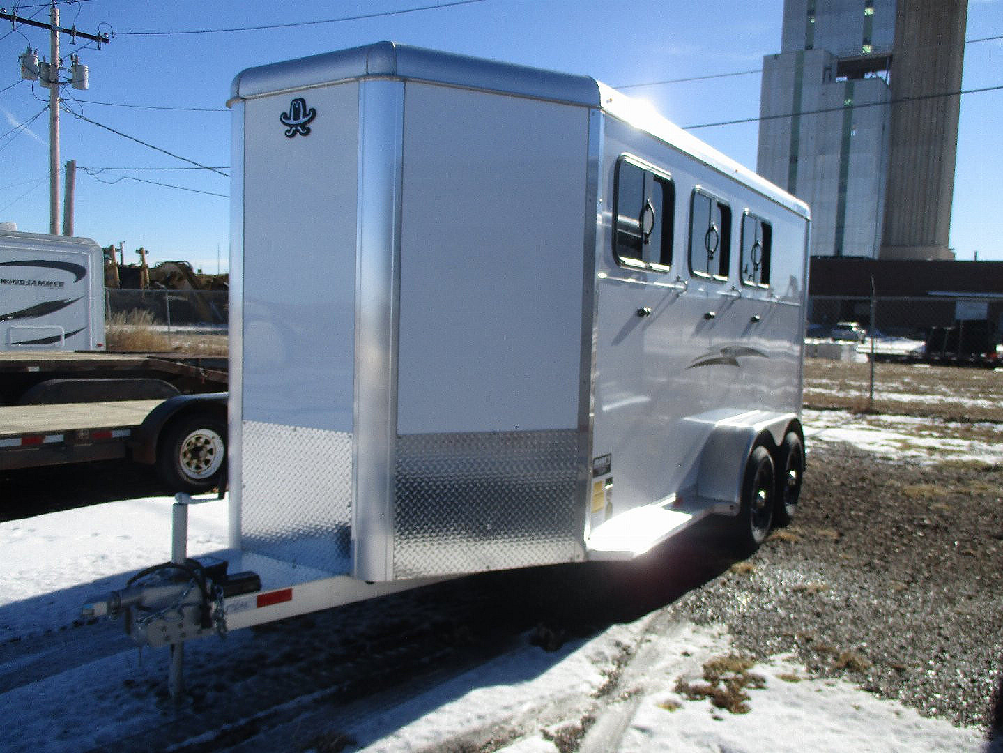 New 2025 Titan Trailer Lightning Horse Trailer 3 Horse