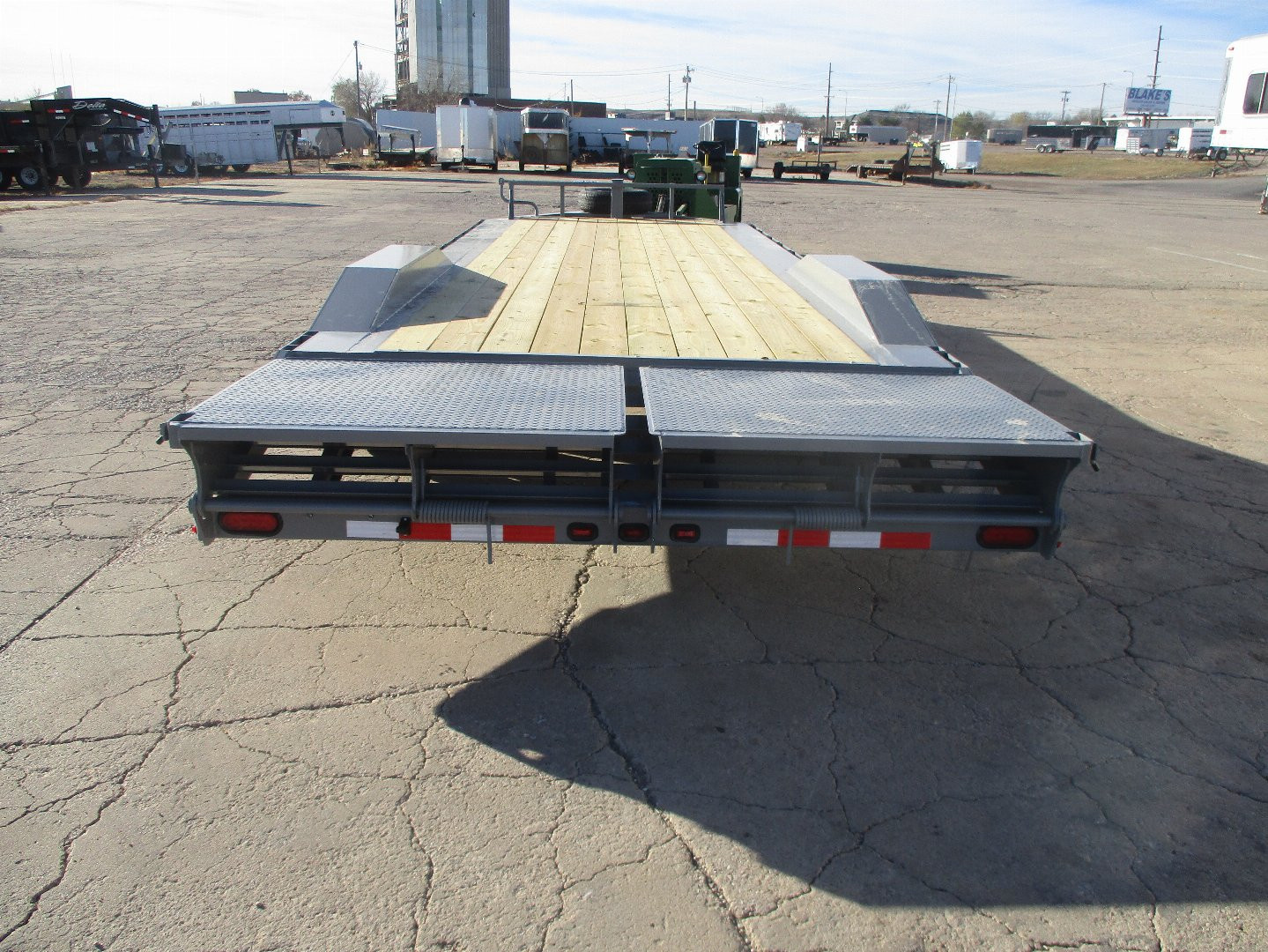 New 2025 Titan Trailer lo glide Flatbed Trailer