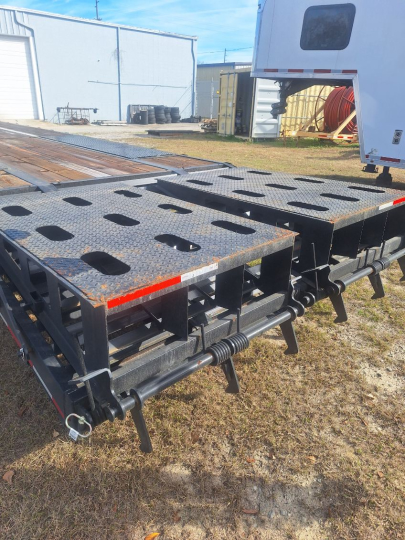 Used 2025 Caliber Trailer Mfg 8.5x32 Gooseneck
