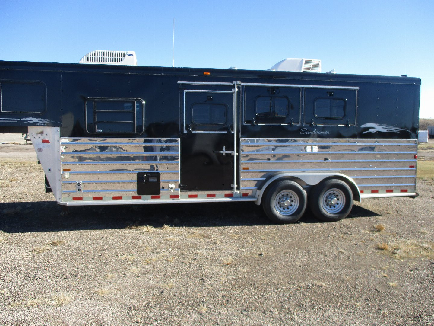 Used 2002 Sundowner 3 Horse Trailer