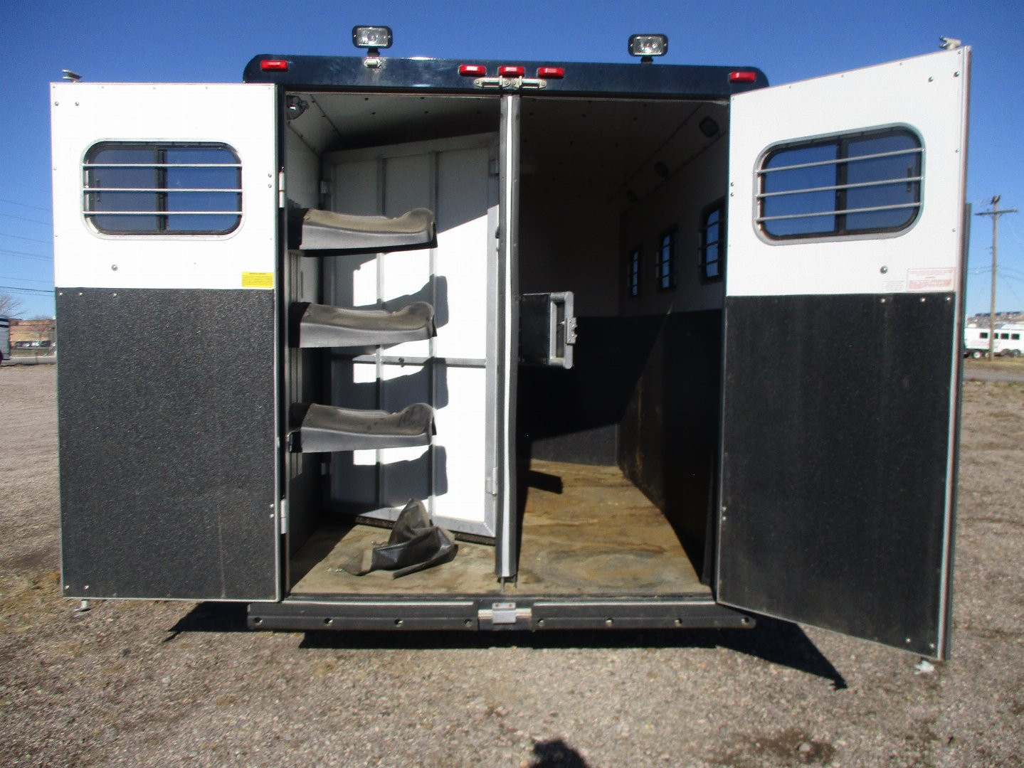 Used 2002 Sundowner 3 Horse Trailer