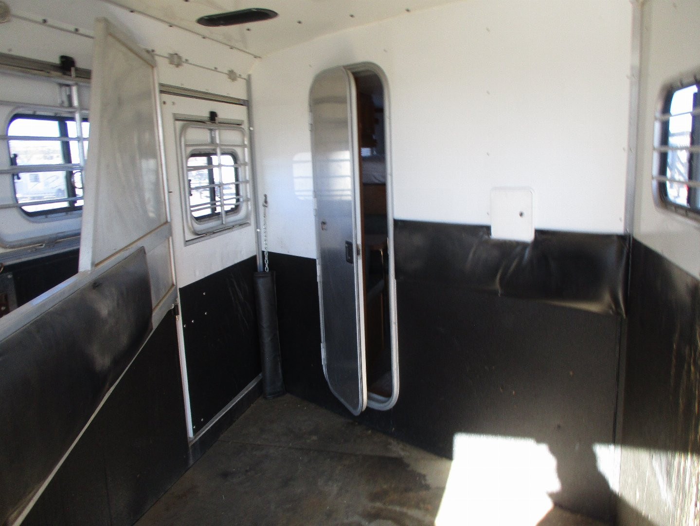 Used 2002 Sundowner 3 Horse Trailer