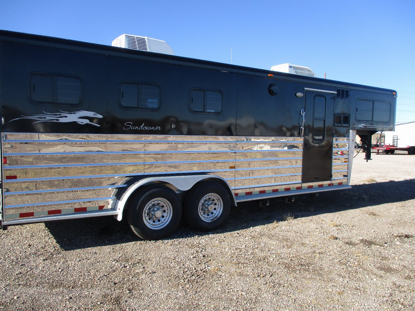 Used 2002 Sundowner 3 Horse Trailer