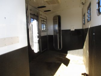 Used 2002 Sundowner 3 Horse Trailer