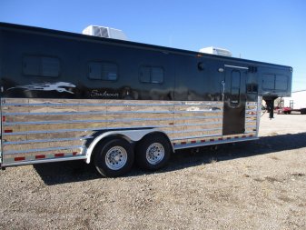 Used 2002 Sundowner 3 Horse Trailer