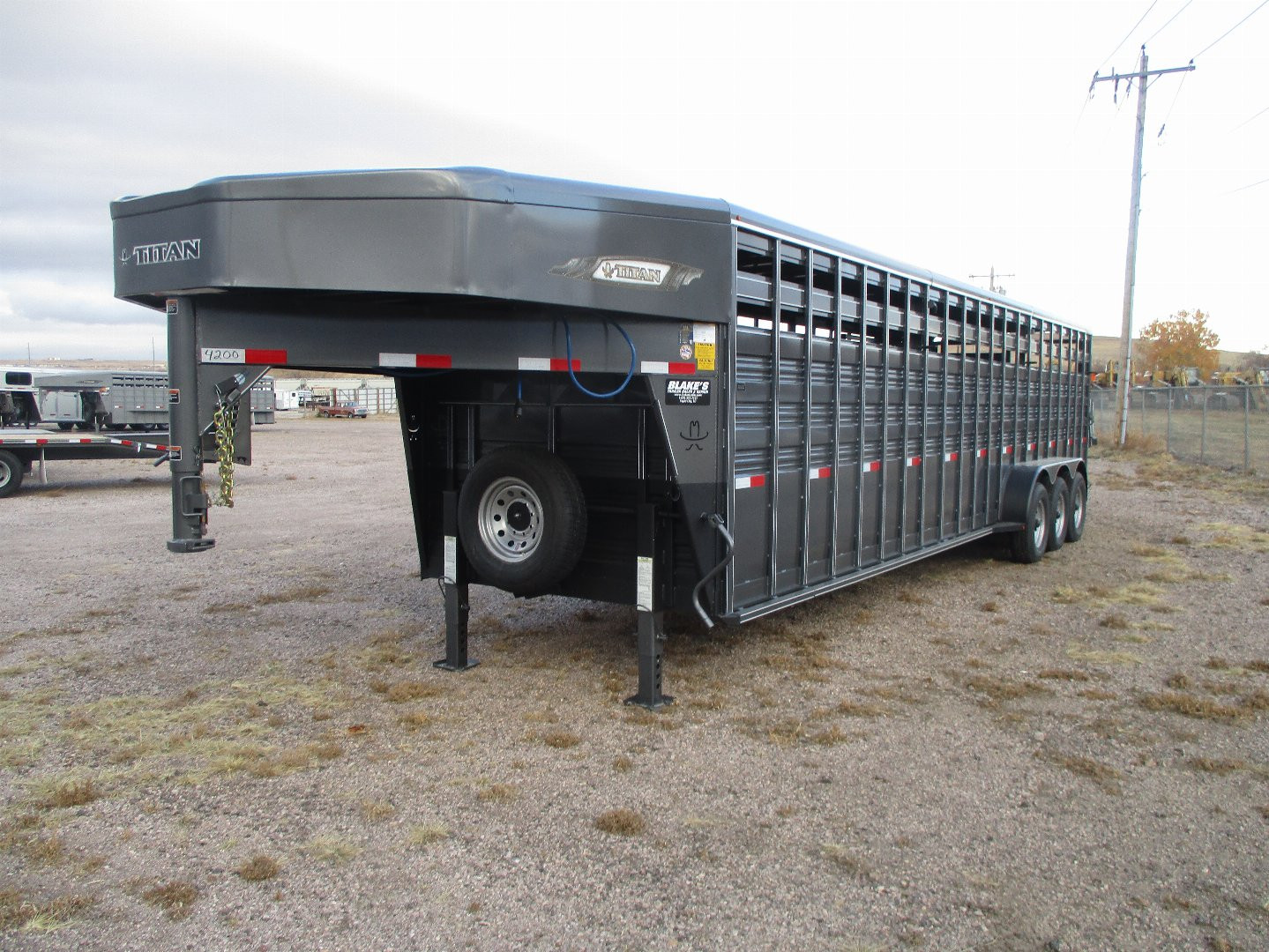 New 2025 Titan Trailer Stock / Stock Combo Trailer 6'8 X 30