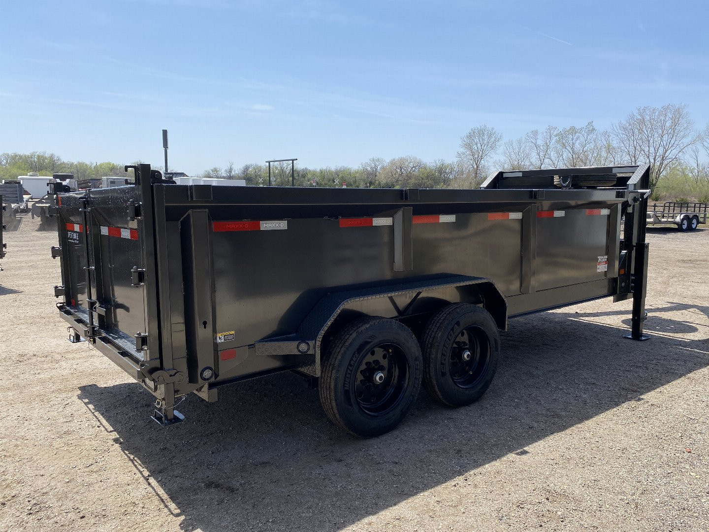 New 2025 MAXXD 83x16 Dump Trailer