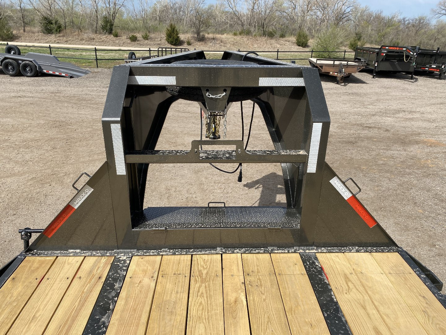 New 2025 MAXXD LDX Flatbed Trailer 102x32