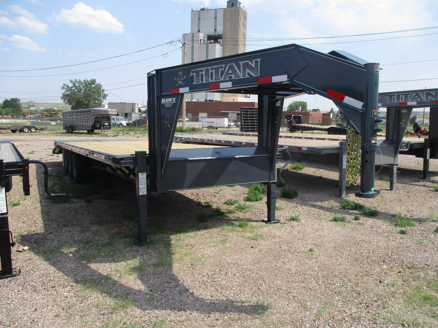 New 2025 Titan Trailer Flatbed Flatbed Trailer 8'6 X 30
