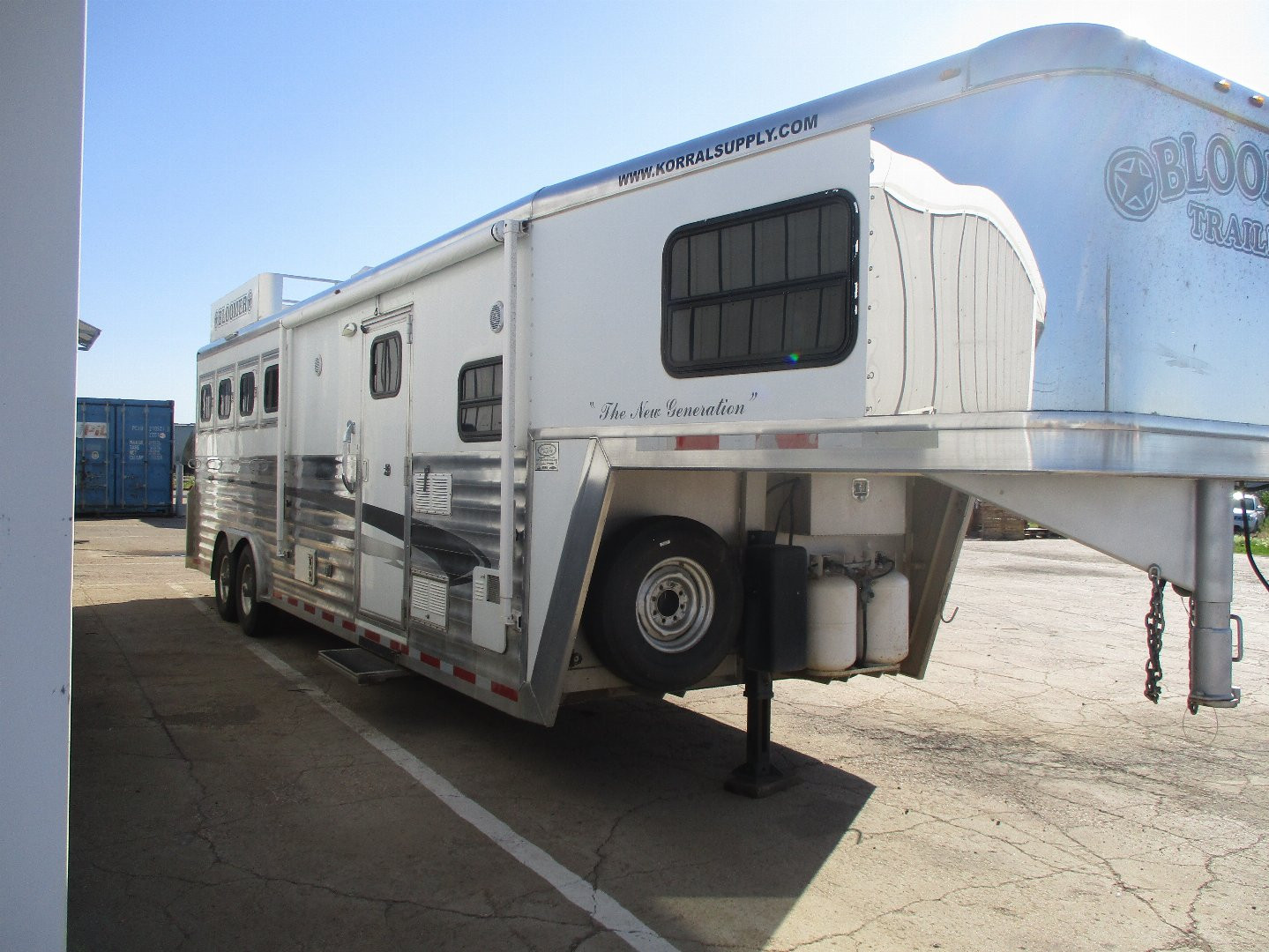 Used 2005 Bloomer 4 Horse Horse Trailer 4 horse
