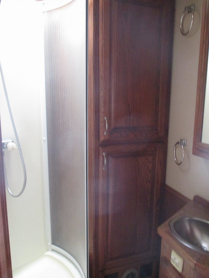 Used 2005 Bloomer 4 Horse Horse Trailer 4 horse