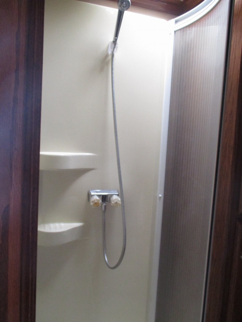 Used 2005 Bloomer 4 Horse Horse Trailer 4 horse