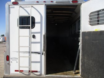 Used 2005 Bloomer 4 Horse Horse Trailer 4 horse